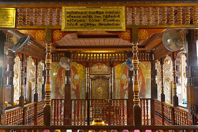 Kandy-Temple de la dent-044